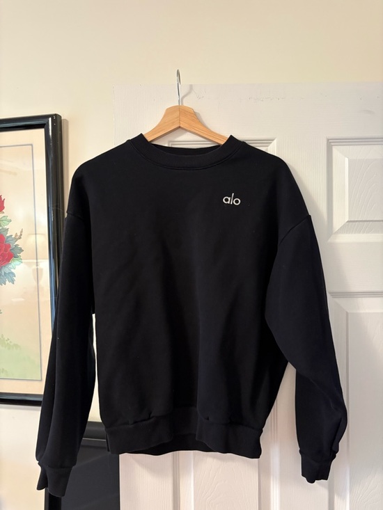 ALO Yoga Sweaters - ALO Yoga Black Crewneck Sweatshirt with Small Logo